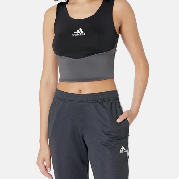 Brand New Adidas DESIGNED TO MOVE COLORBLOCK 3-STRIPES CROP TOP - Picture 8 of 15